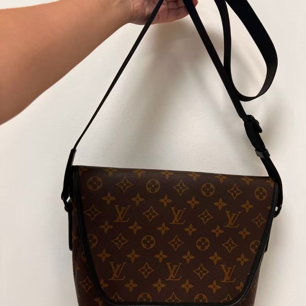 Louis Vuitton Brown and Tan Monogram Bag - Picture 9 of 9